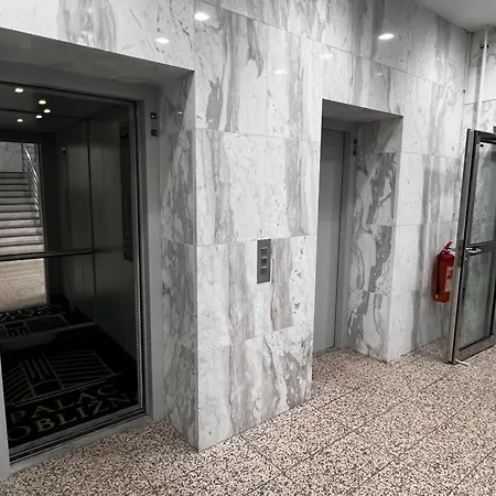 Mirage Apartment *